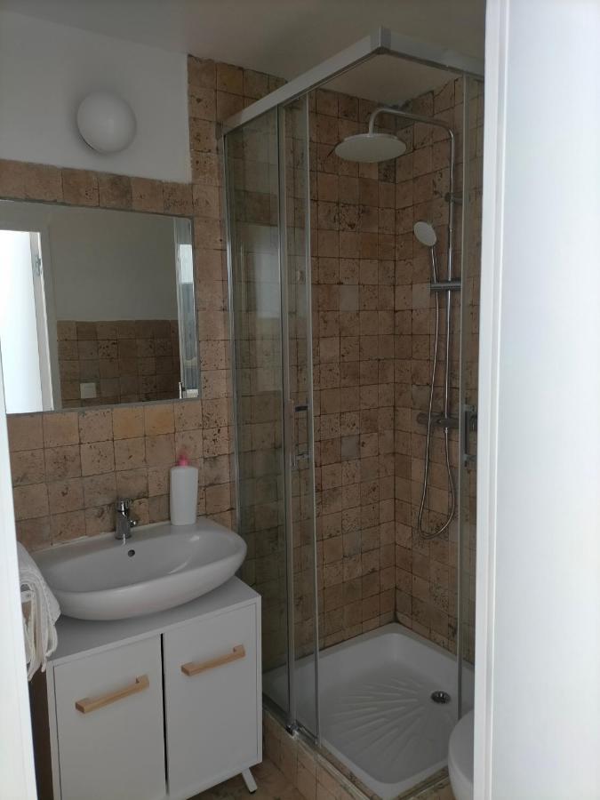 Le 1 St Yves Apartment