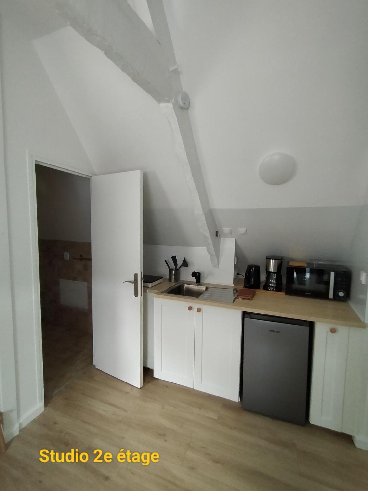 Le 1 St Yves Apartment